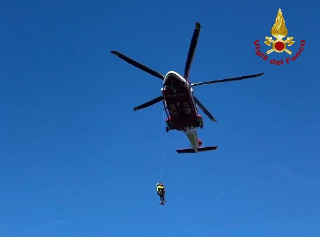Sassoferrato - Escursionista in difficoltà sul Monte Strega: intervengono vigili del fuoco e soccorso alpino